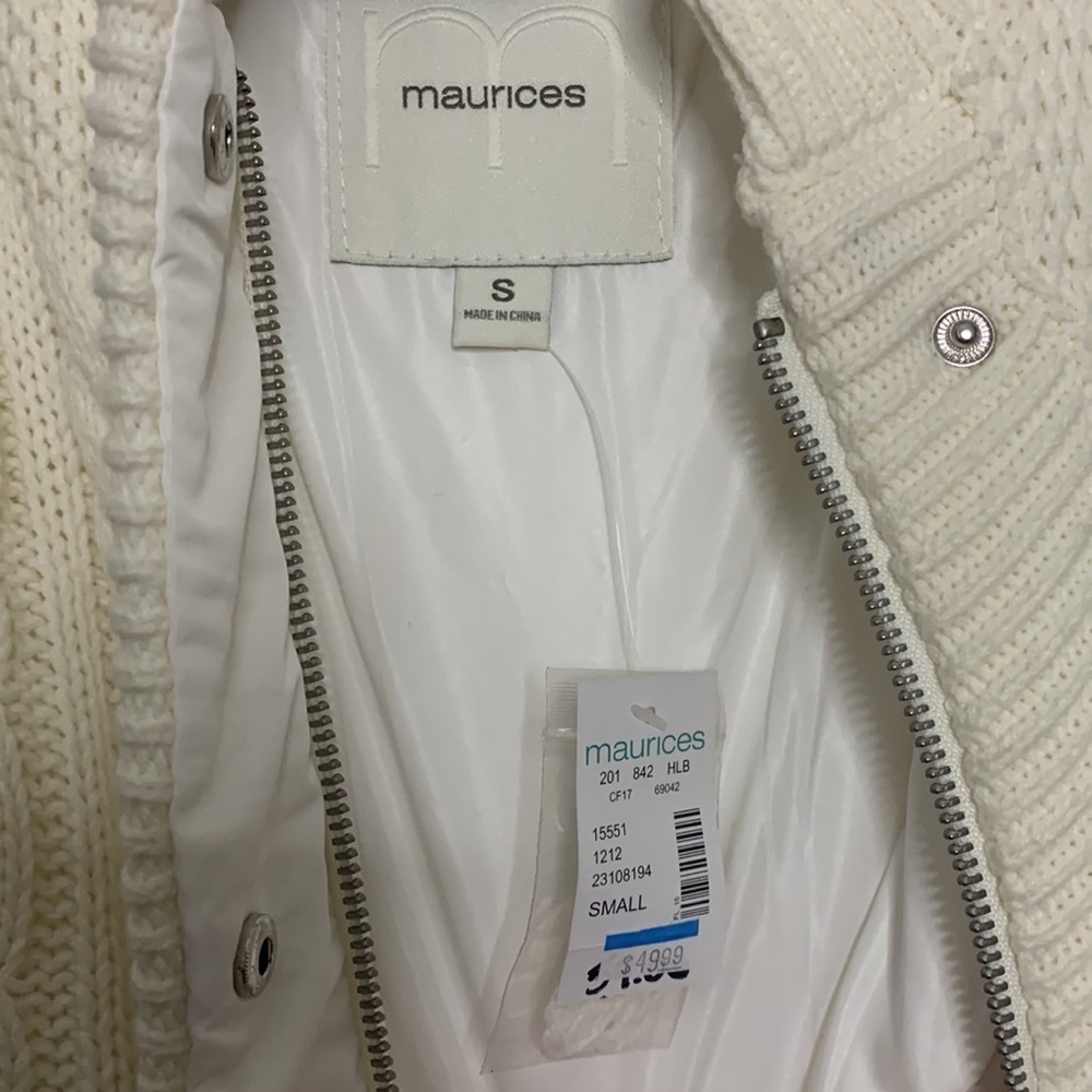 Women’s Maurice’s cable knit cream vest, small - Picture 5 of 7